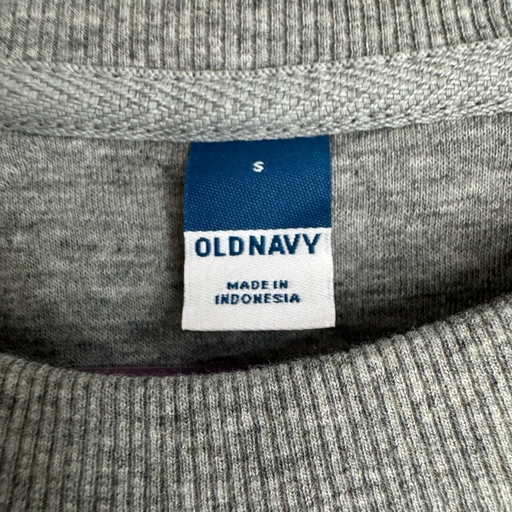 Old Navy Gray Quilted Crew Neck Sweater - Picture 4 of 4